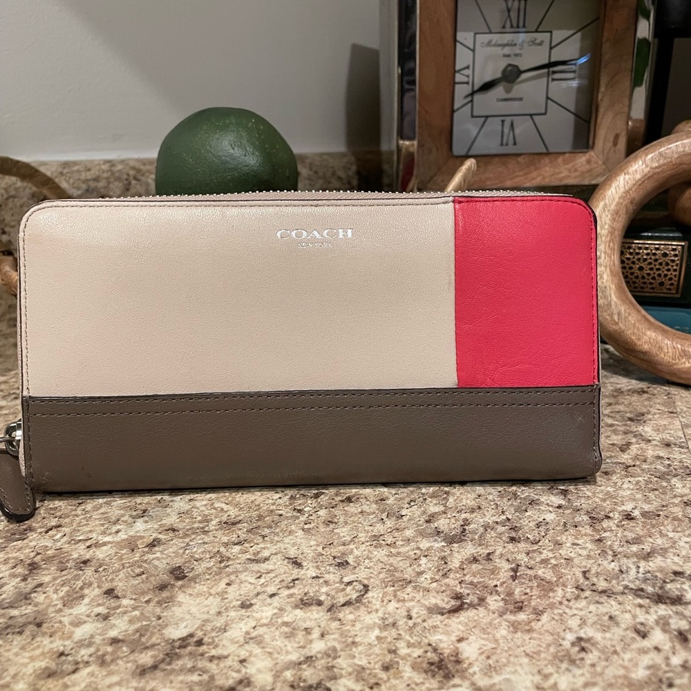 Coach Beige, Red & Chocolate Colorblock Wallet EUC